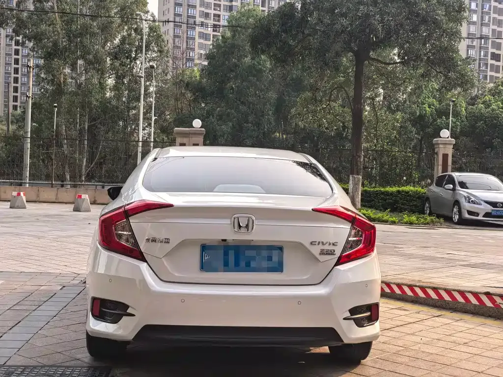 Honda Civic — фото 5