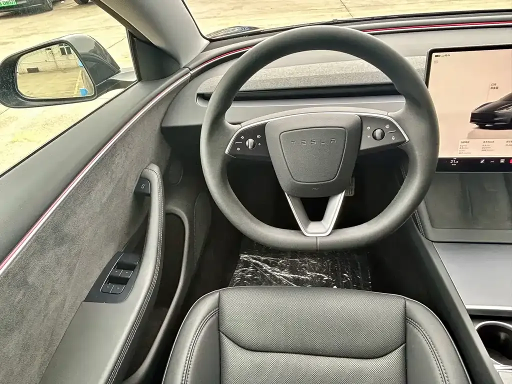 Tesla Model 3 — фото 7