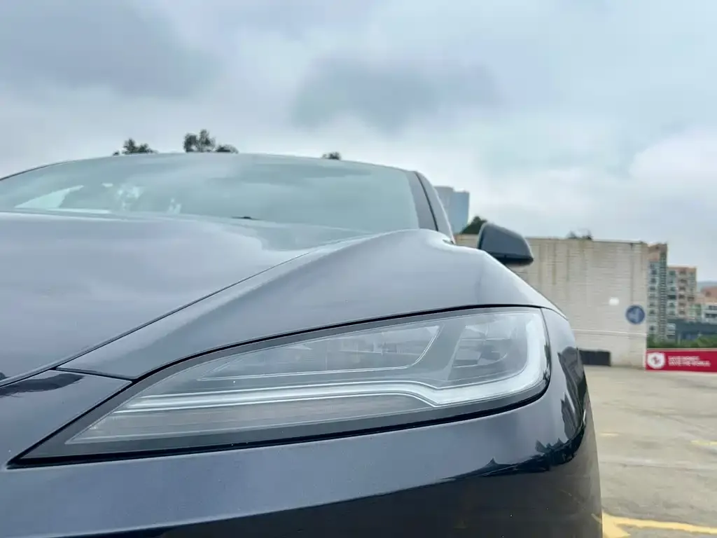 Tesla Model 3 — фото 2