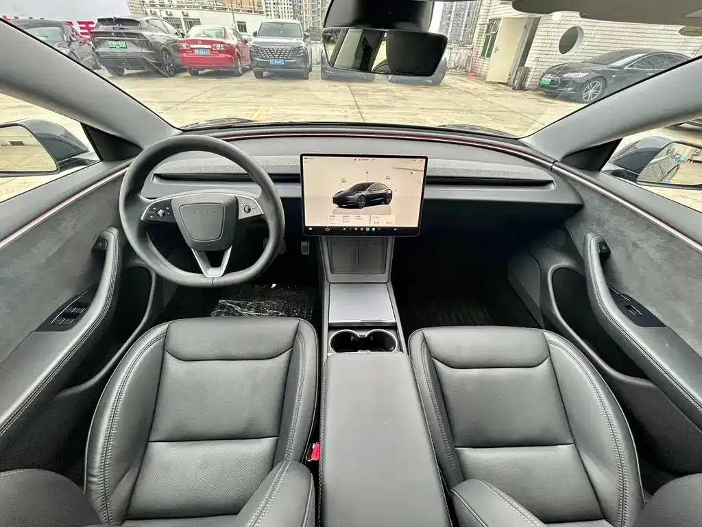 Tesla Model 3 — фото 10