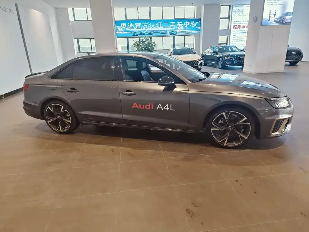 Audi A4L 2024 из CN, фото 9