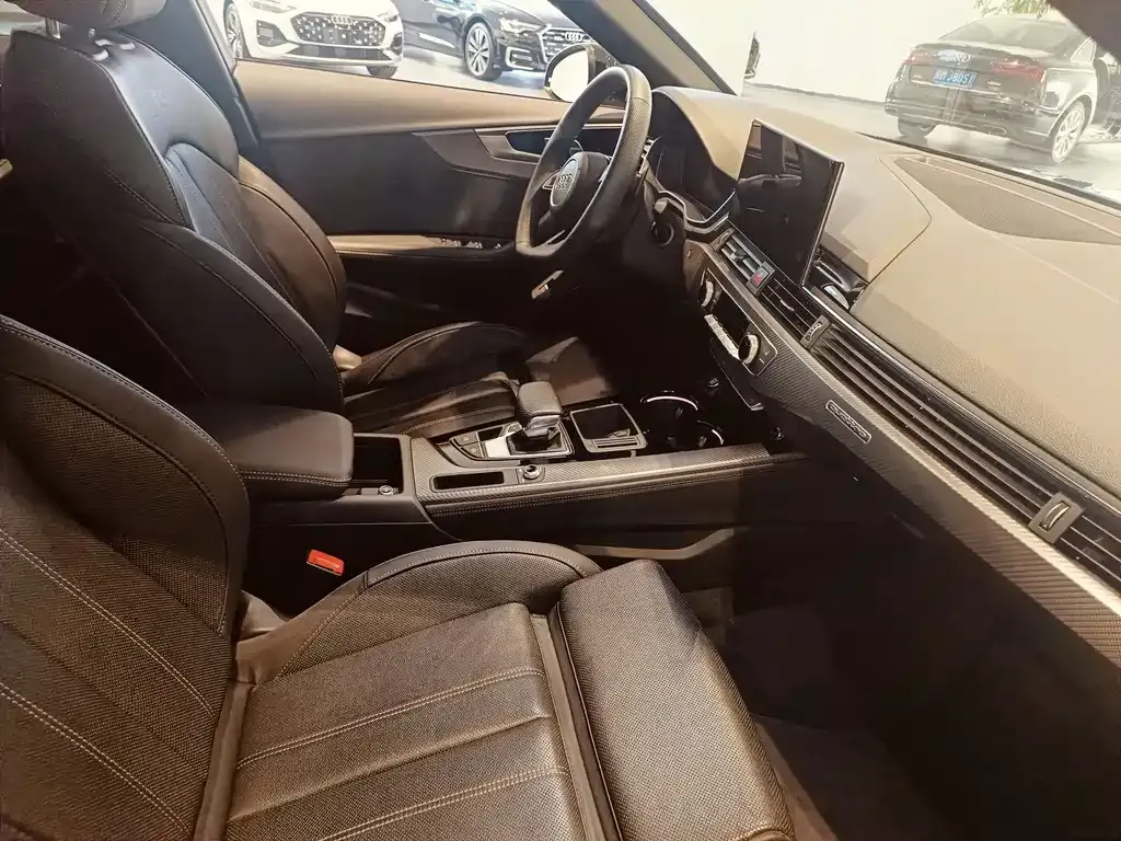 Audi A4L 2024 из CN, фото 10