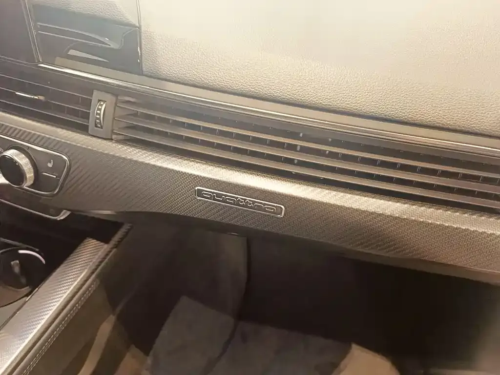 Audi A4L 2024 из CN, фото 5