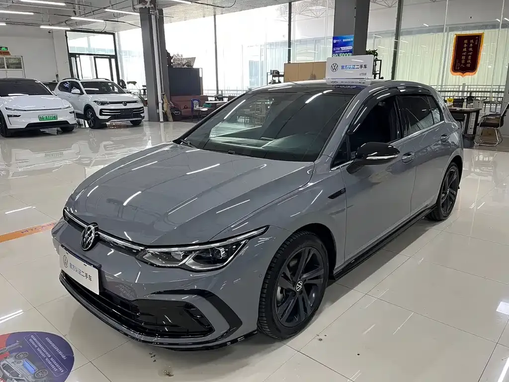 Volkswagen Golf 2023 из CN, фото 1