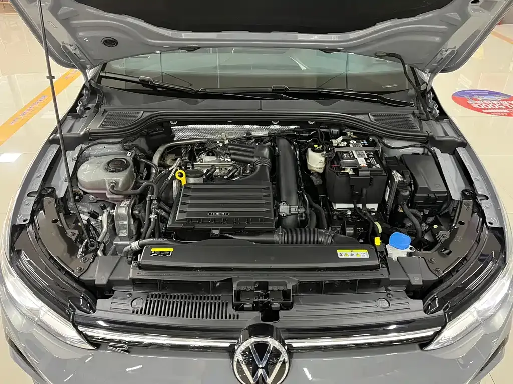 Volkswagen Golf 2023 из CN, фото 9