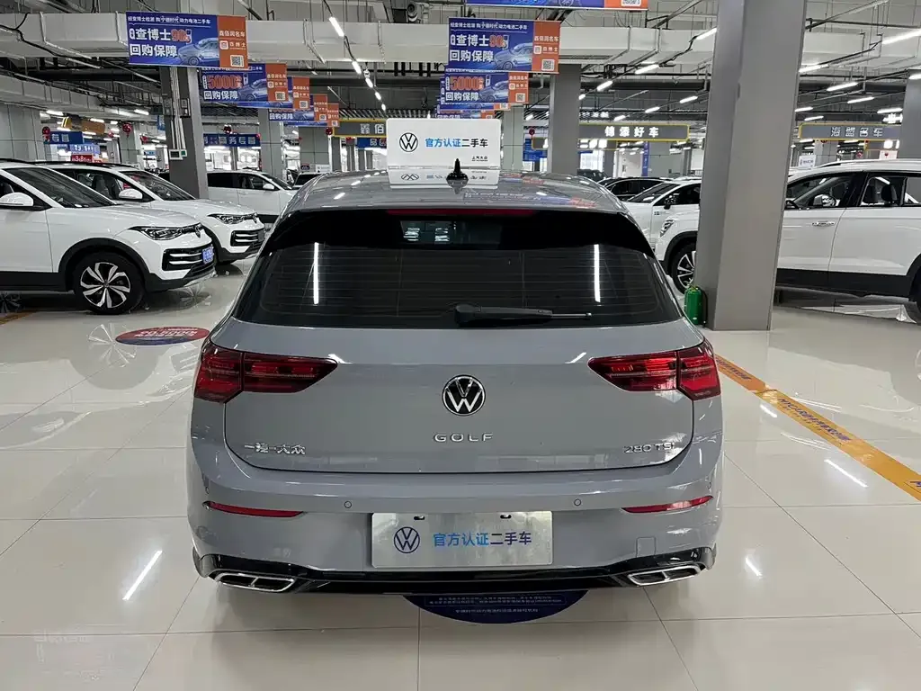 Volkswagen Golf 2023 из CN, фото 8