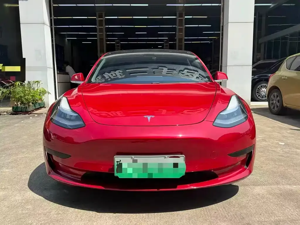 Tesla Model 3 — фото 4