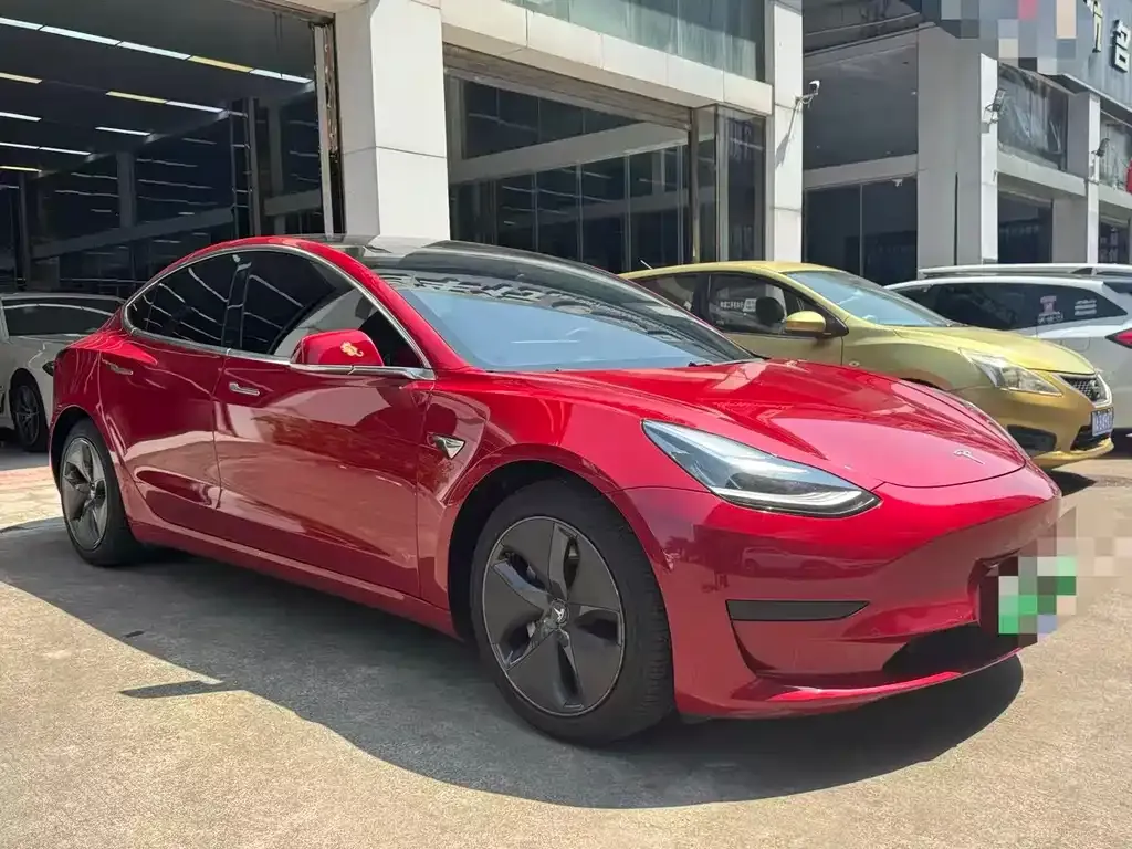 Tesla Model 3 — фото 6