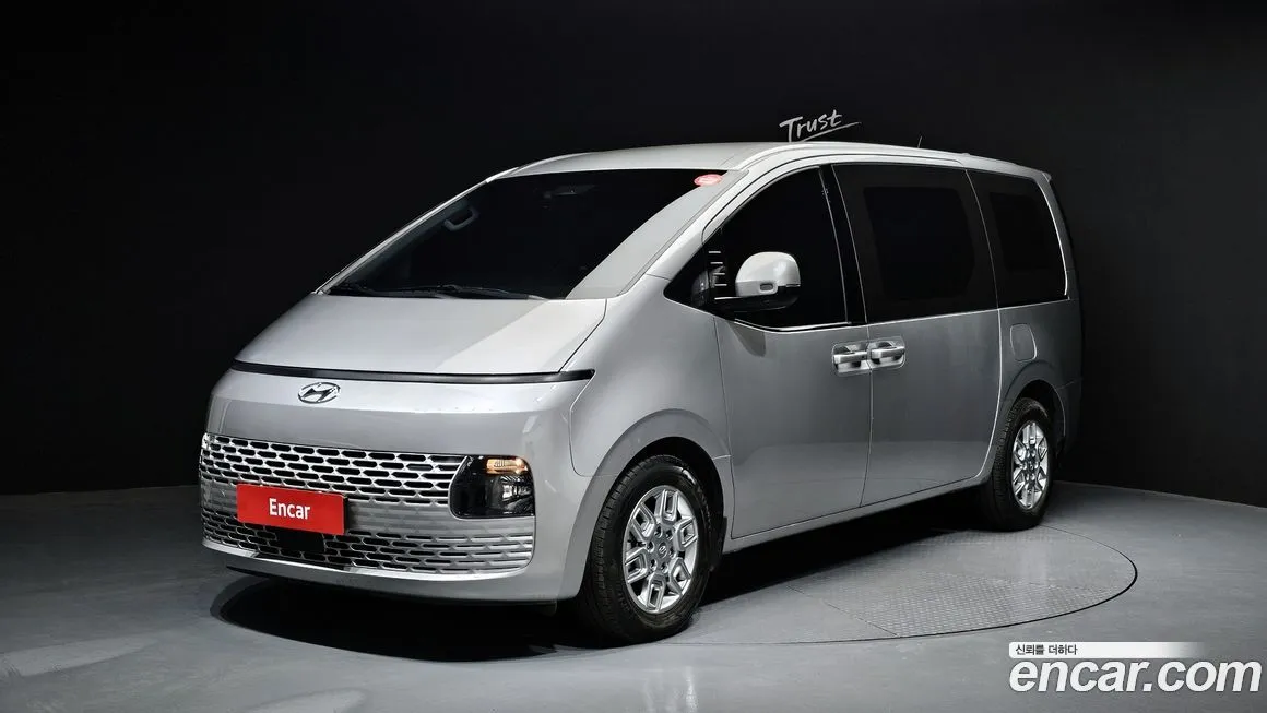 Hyundai Staria — фото 1