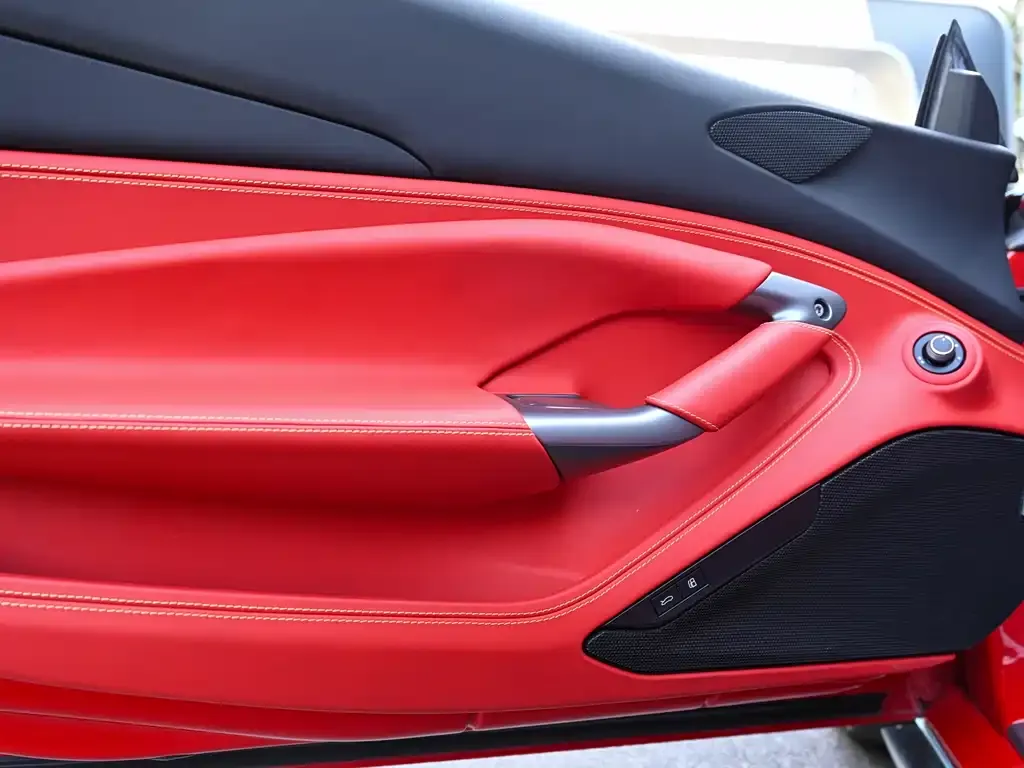 Ferrari F8 — фото 5