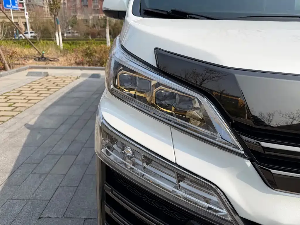 Toyota Vellfire 2023 из CN, фото 5
