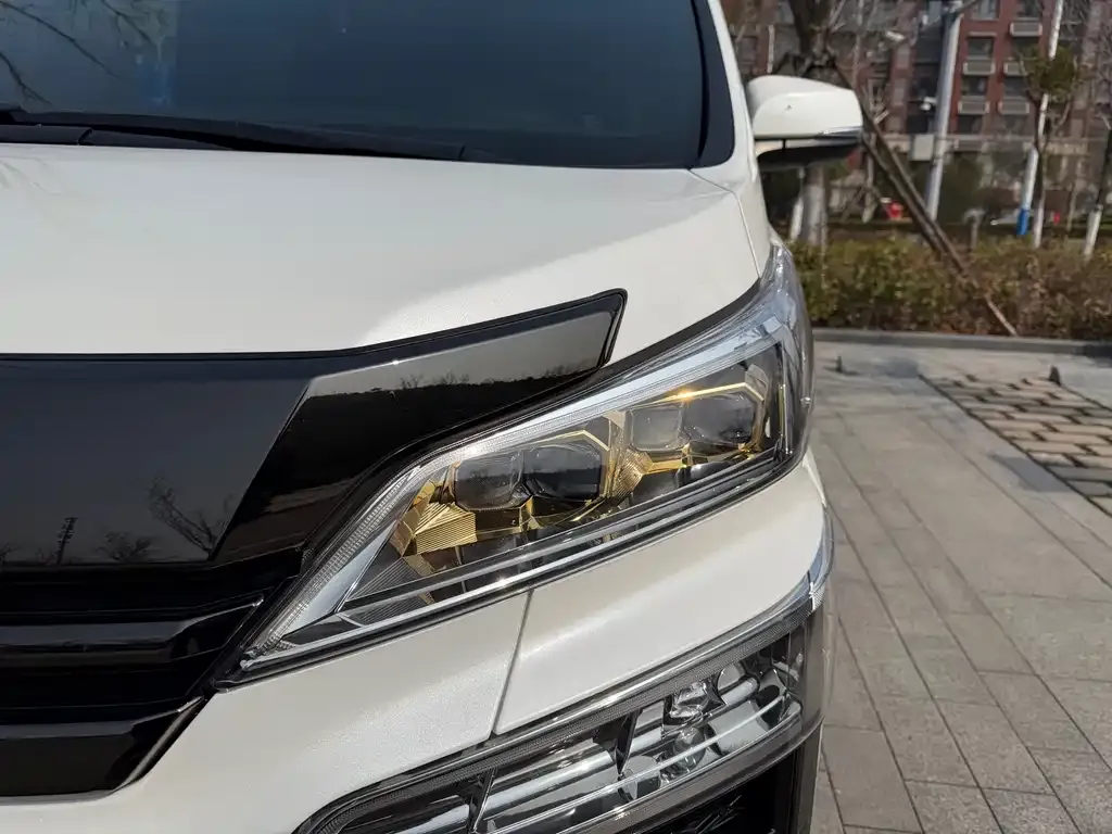 Toyota Vellfire 2023 из CN, фото 2