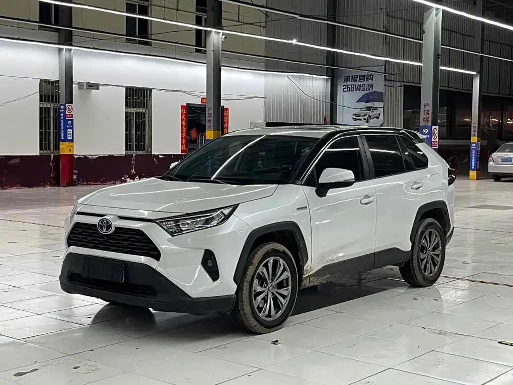 Toyota RAV4 2023 из CN, фото 1