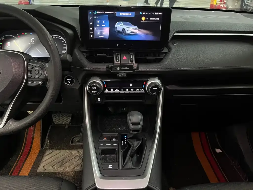 Toyota RAV4 2023 из CN, фото 8