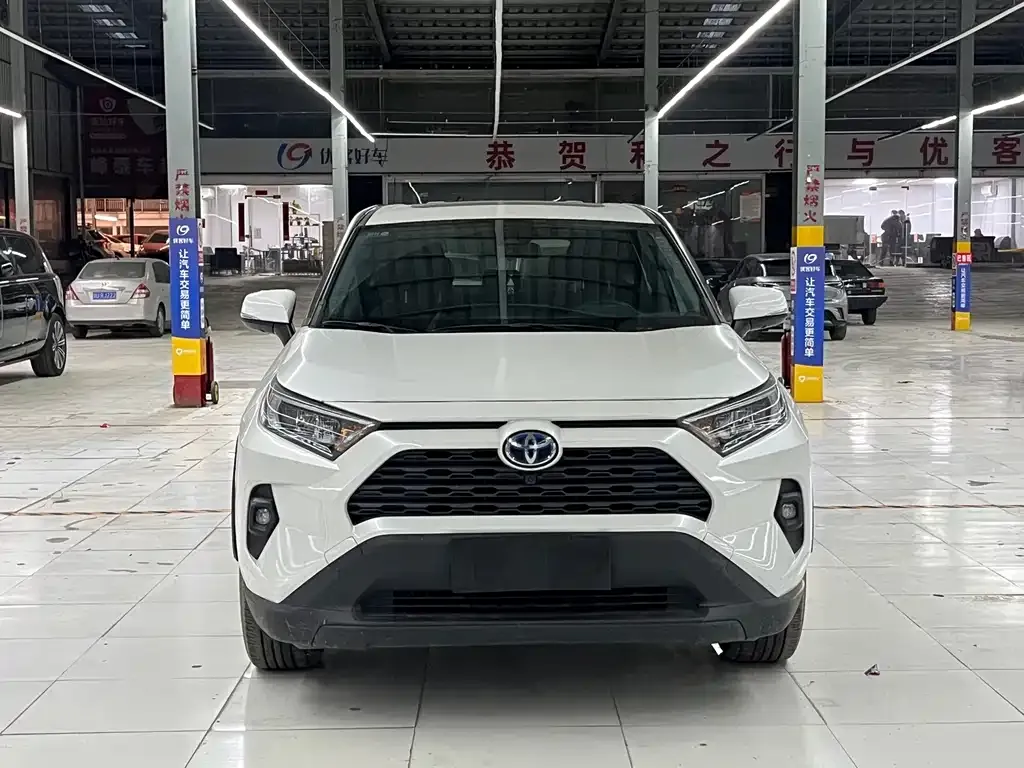 Toyota RAV4 2023 из CN, фото 7