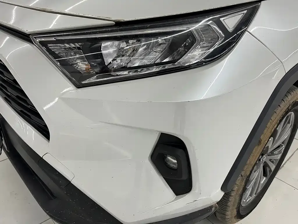 Toyota RAV4 2023 из CN, фото 5