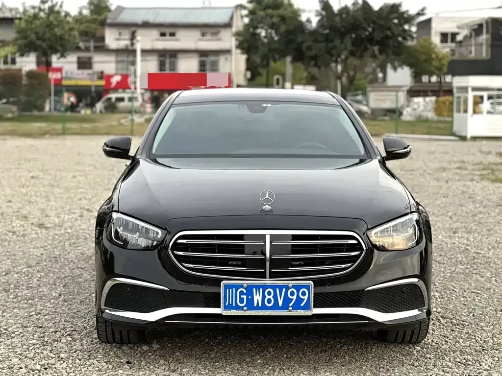 Mercedes-Benz E-Class — фото 4