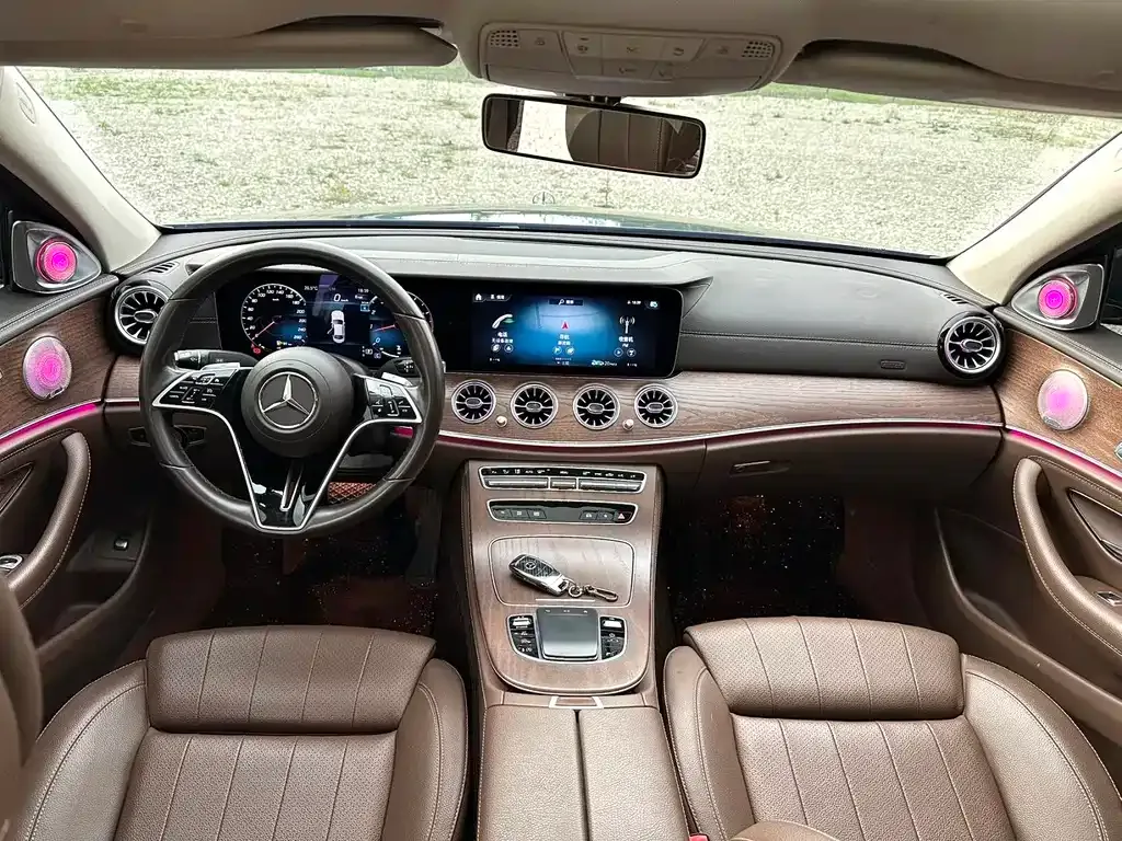 Mercedes-Benz E-Class — фото 10