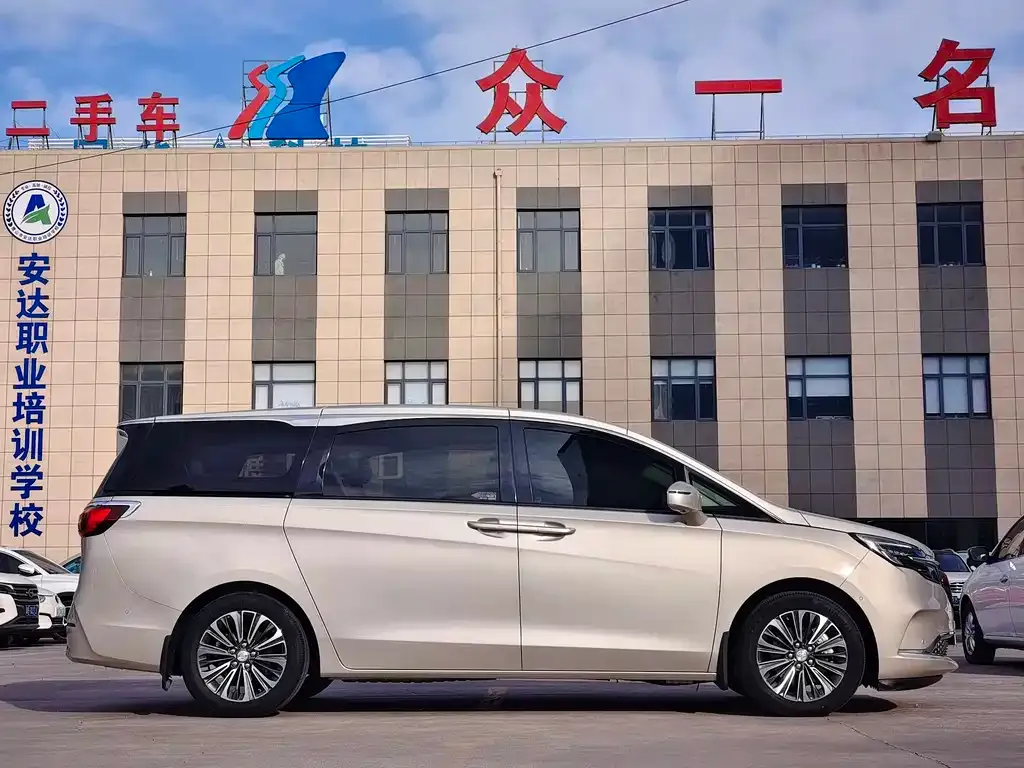 Buick GL8 2022 из CN, фото 5