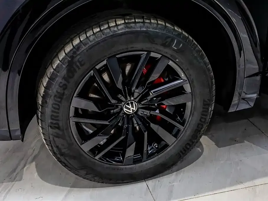 Volkswagen Touareg 2024 из CN, фото 5
