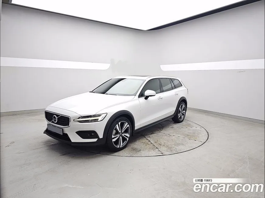 Volvo V60 — фото 1