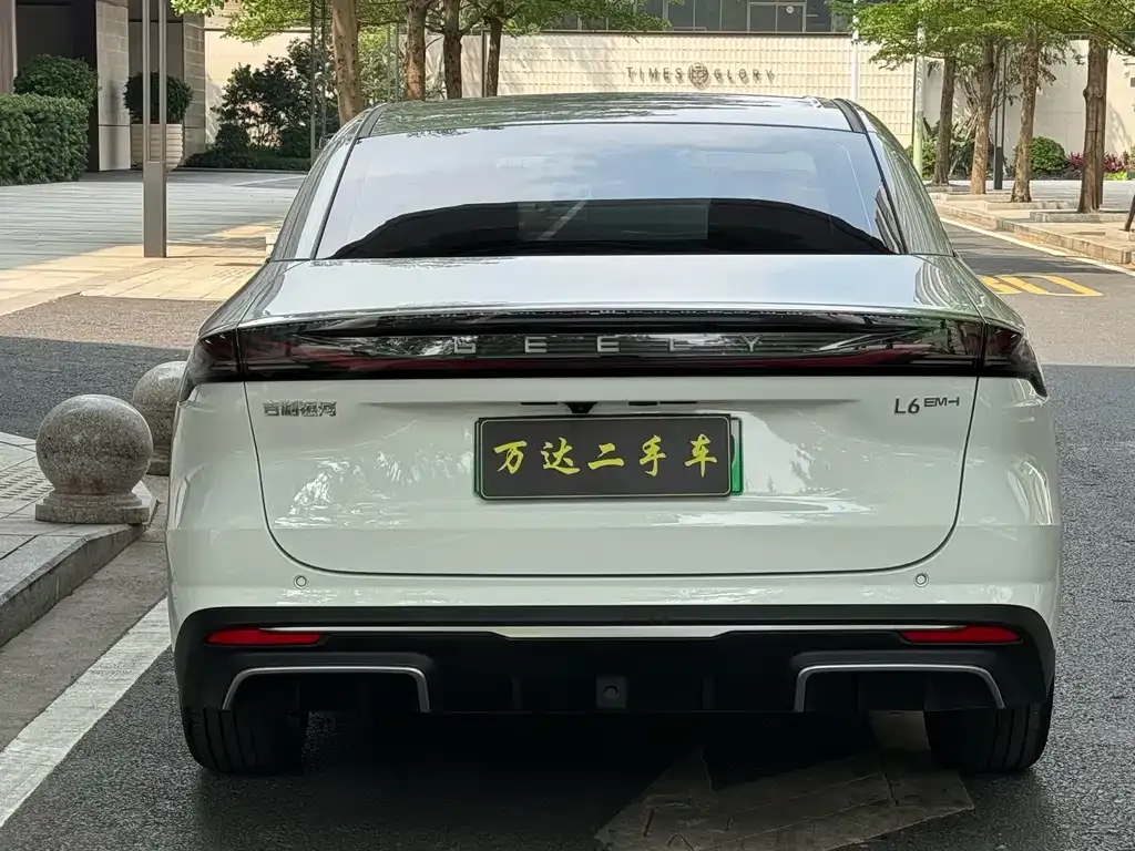 Geely Galaxy L6 — фото 9