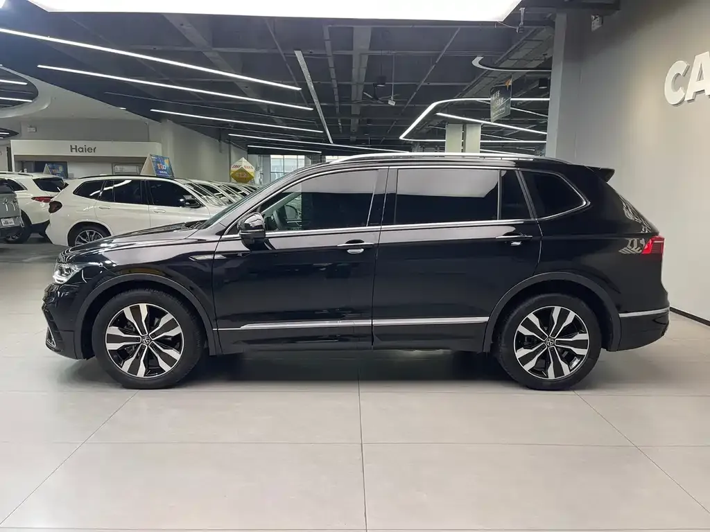 Volkswagen Tiguan L — фото 6