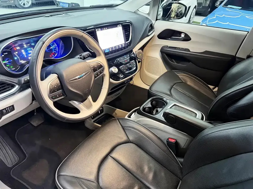 Chrysler Grand Voyager PHEV (Import) 2025 из CN, фото 10
