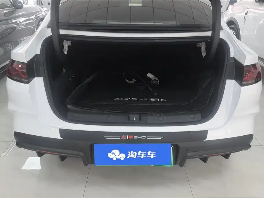 BYD Qin L — фото 6
