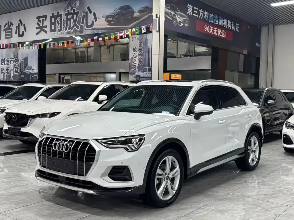 Audi Q3 — фото 1