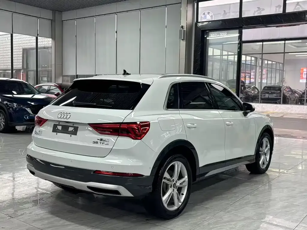 Audi Q3 — фото 10