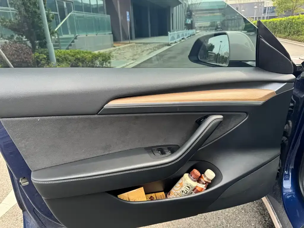 Tesla Model 3 — фото 6