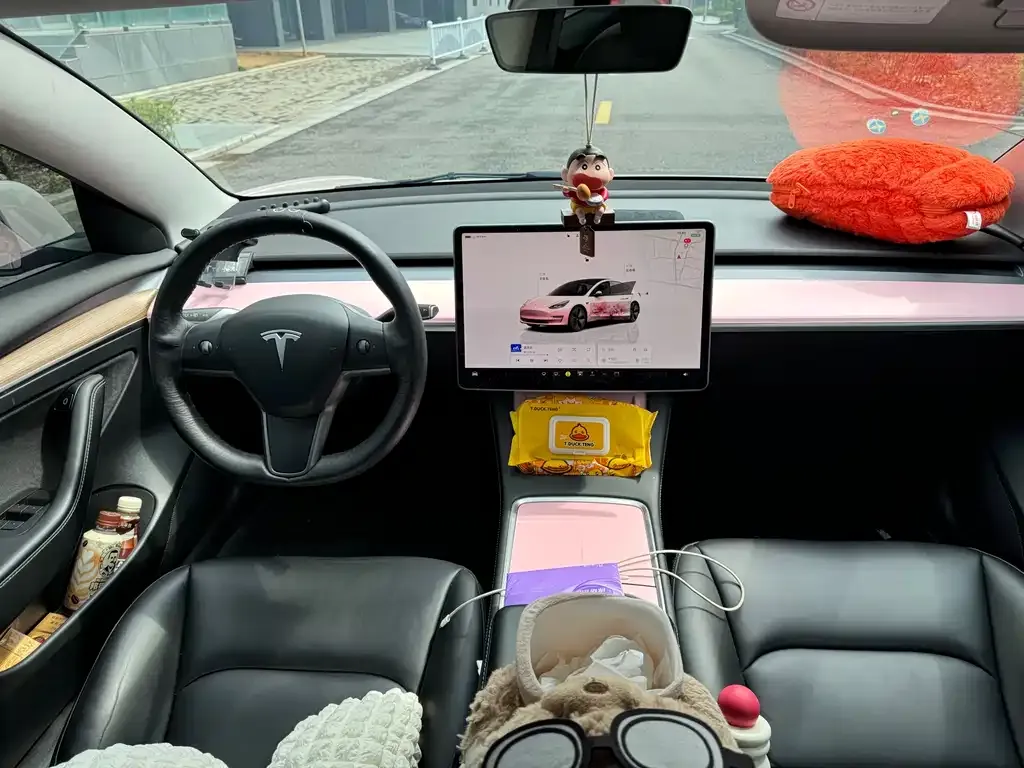 Tesla Model 3 — фото 3