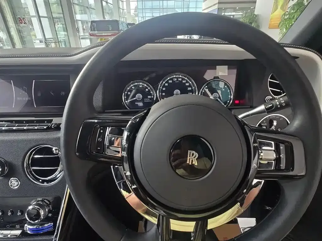 Rolls-Royce Cullinan 2025 из CN, фото 4