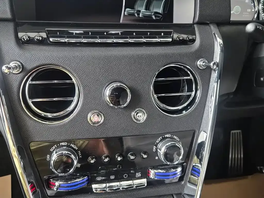 Rolls-Royce Cullinan 2025 из CN, фото 10