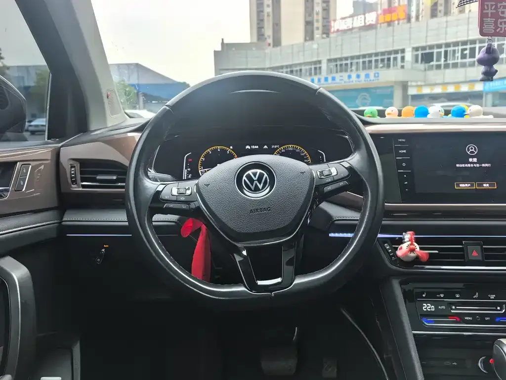 Volkswagen Tharu — фото 3