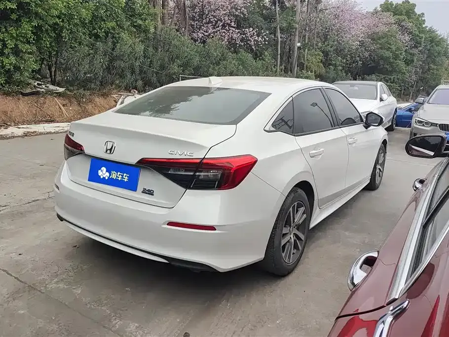 Honda Civic — фото 10