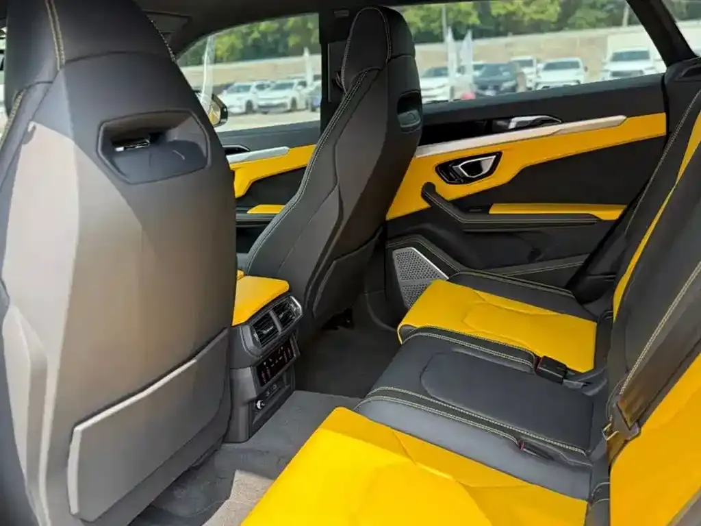 Lamborghini Urus — фото 7