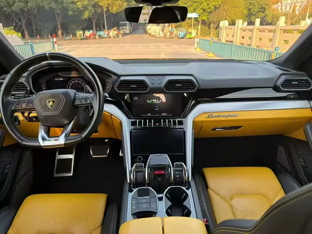 Lamborghini Urus — фото 9