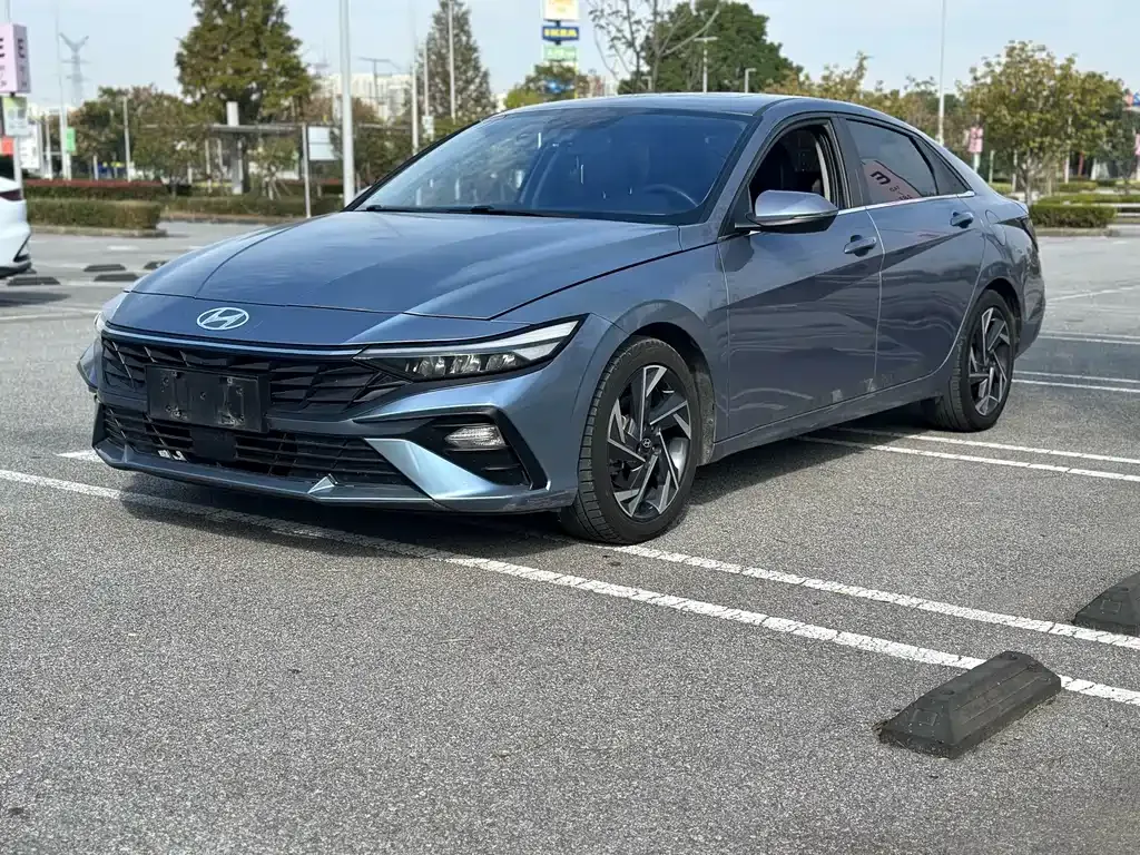 Hyundai Elantra 2023 из CN, фото 1