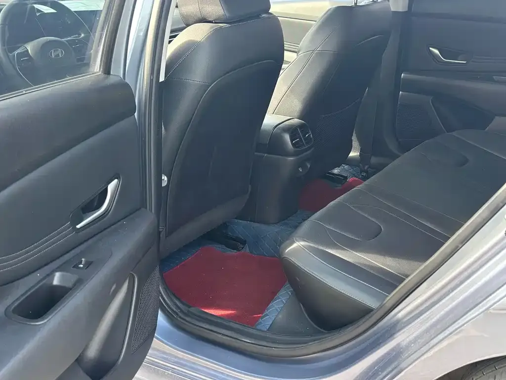 Hyundai Elantra 2023 из CN, фото 3