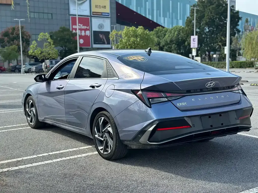 Hyundai Elantra 2023 из CN, фото 9