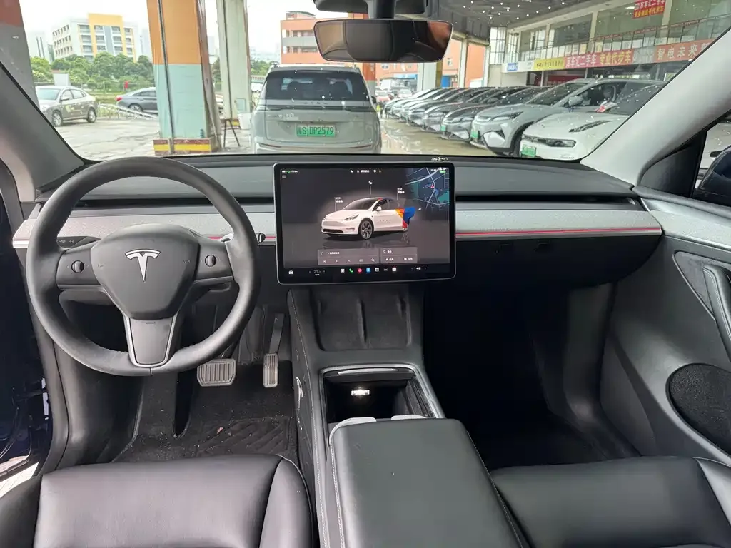 Tesla Model Y — фото 7
