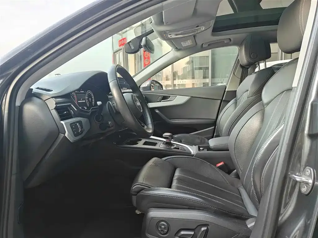 Audi A4L 2023 из CN, фото 3