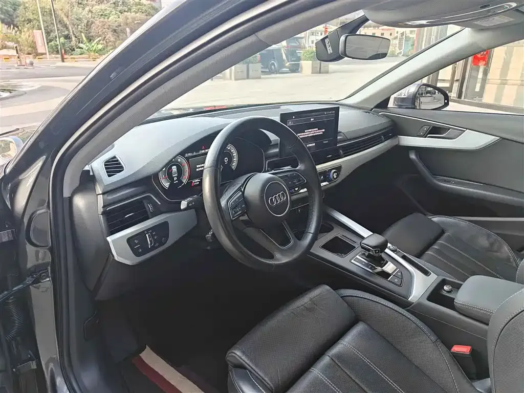 Audi A4L 2023 из CN, фото 4