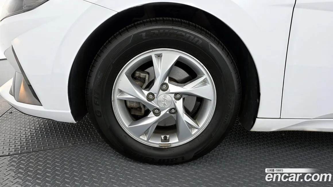 Hyundai AVANTE — фото 4