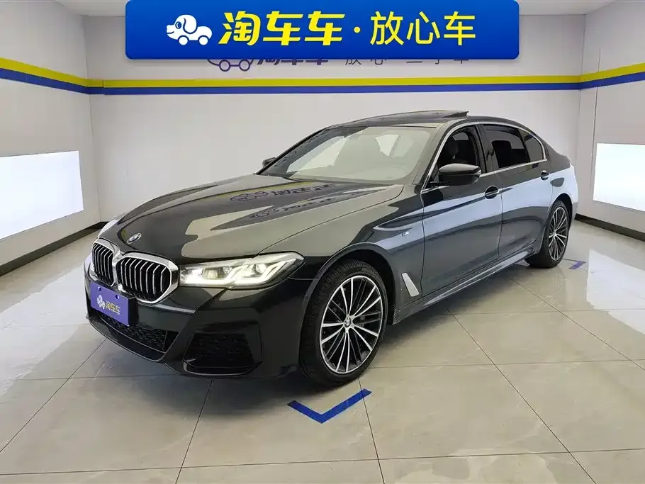 BMW 5 Series 2023 из CN, фото 1