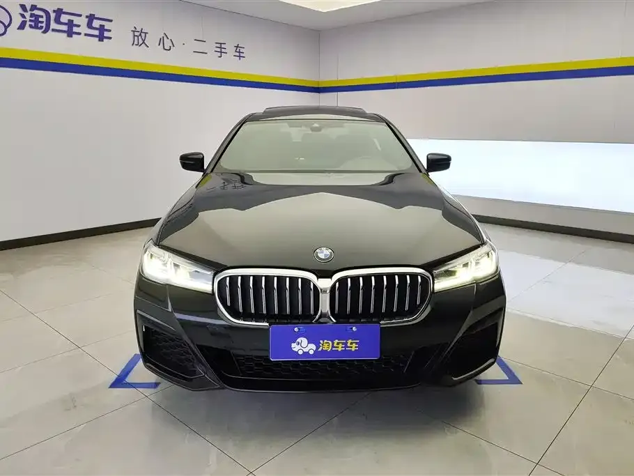 BMW 5 Series 2023 из CN, фото 3