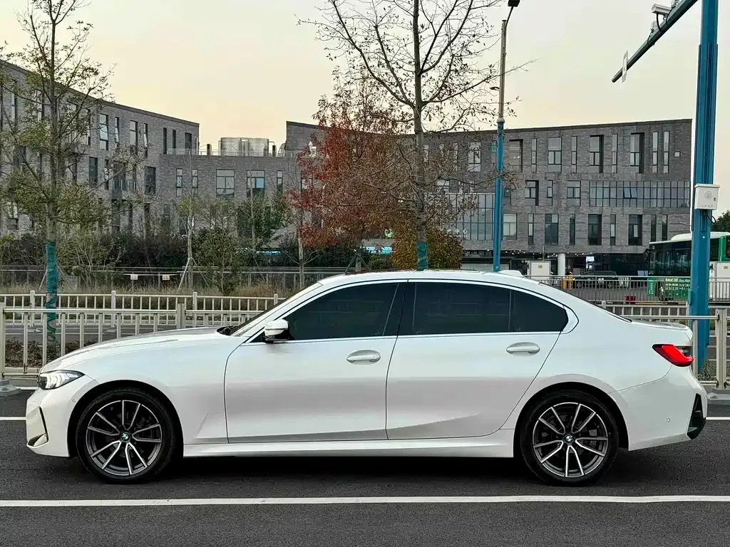 BMW 3 Series 2023 из CN, фото 3