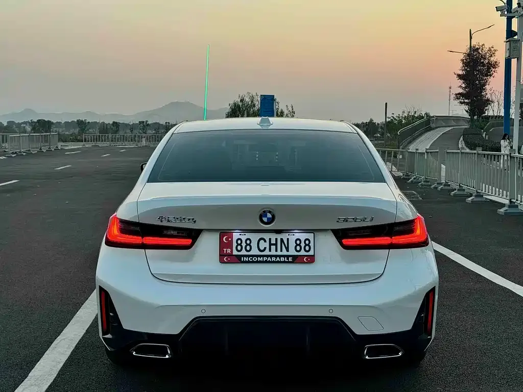 BMW 3 Series 2023 из CN, фото 5